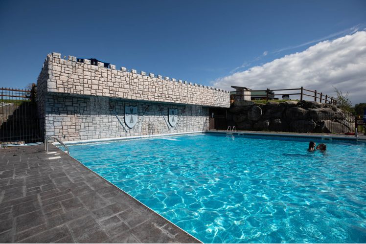 Piscines et lagon